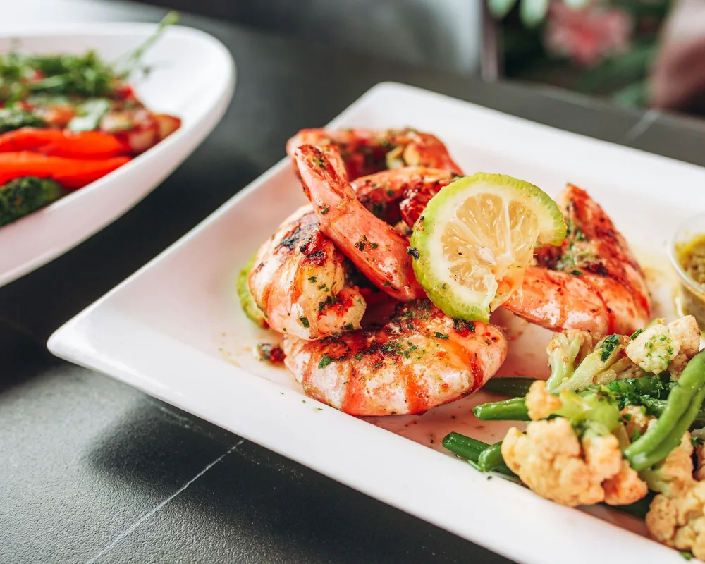 Shrimp stir fried with green vegetables