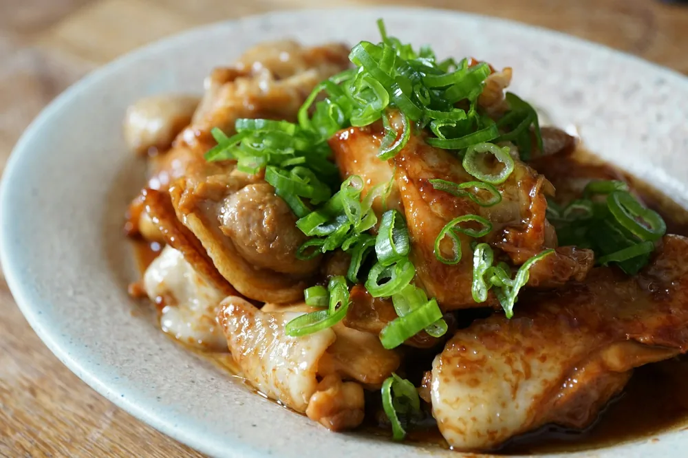 Chicken stir fried with mushrooms
