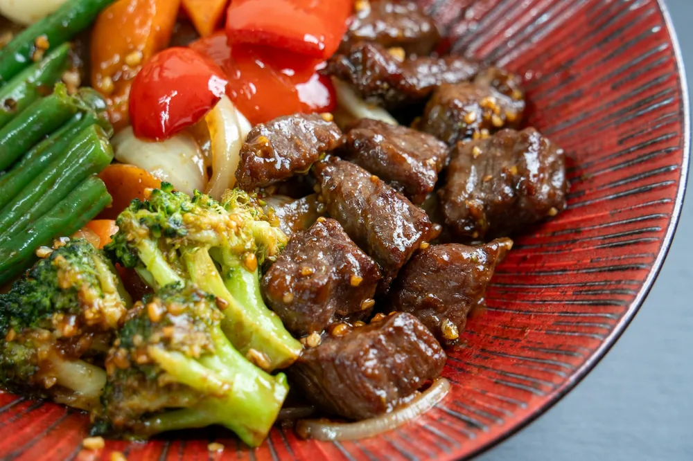 Beef with broccoli in brown sauce